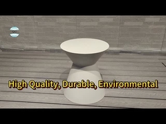 Mesa lateral e banquinho