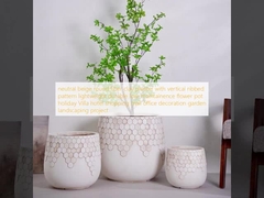plantação de argila de fibra redonda beige neutro com padrão de costelas verticais leve, durável, de baixa manutenção, pote de flores de férias, casa de campo, hotel, shopping center, decoração de escritório, jardim, projeto de paisagismo