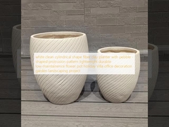 vaso de fibra de argila cilíndrico branco limpo com padrão de protuberância em forma de seixo, leve, durável, de baixa manutenção, vaso de flores, decoração de escritório de vila de férias, projeto de paisagismo de jardim
