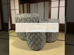 Vaso GRC cinza redondo de cimento de fibra com um padrão repetitivo de folha de palmeira, leve, durável, de baixa manutenção, vaso de flores, decoração de escritório de Villa de férias, jardins no terraço, projeto de paisagismo