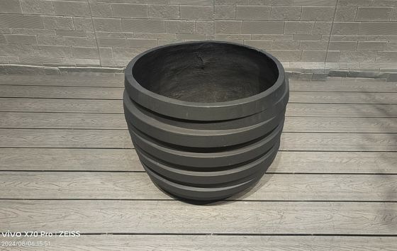 comprar Adicione um toque de sofisticação ao seu jardim com um plantador moderno de fibra de argila à prova de água e fogo online manufacture
