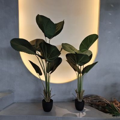 Palmeira de ventoinha artificial realista com folhagem verde natural