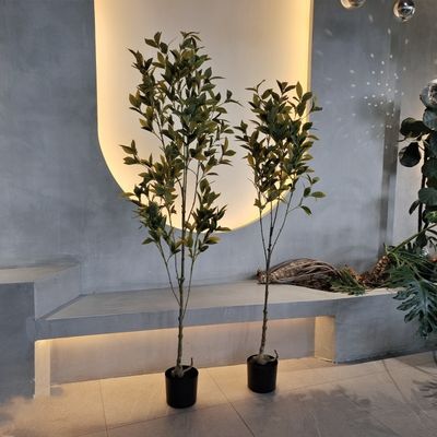 Plantas de plástico falsas, parecidas com a vida, flores artificiais para vegetação interna