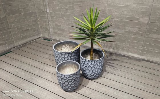 Mantém 5-6 anos de vida ao ar livre com o nosso plantador de argila reforçada resistente a geadas garantida