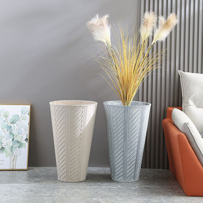 Planta de argila de fibra elevar sua exposição de plantas com design minimalista