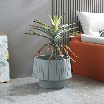 Planta de argila de fibra elevar sua exposição de plantas com design minimalista